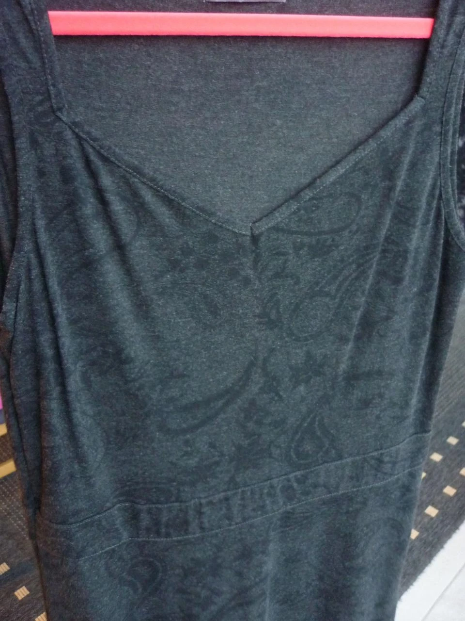 Vestido cinza-escuro antracite com motivo de pepino turco Tamanho 38 – photo 6